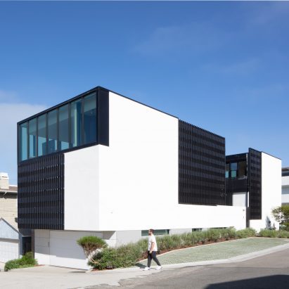 Brooks + Scarpa white house with black details