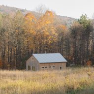 Cordero Pardee juxtaposes "old and new material cultures" for Vermont barn conversion