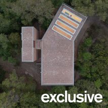 Esteras Perrote nestles Atelier Cambre in Argentinian woodland