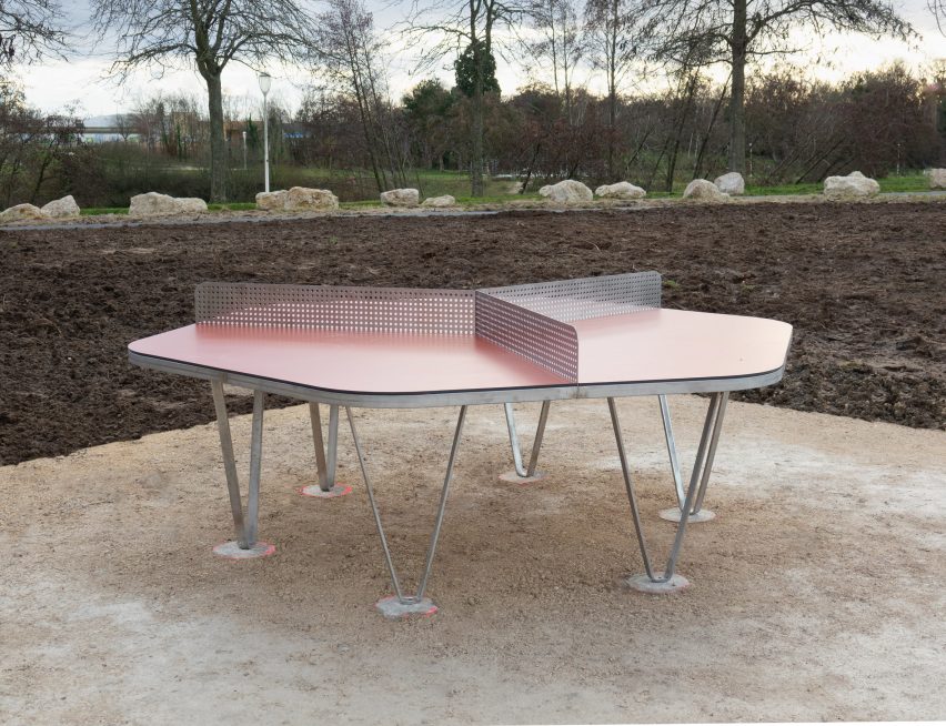Angular table tennis table