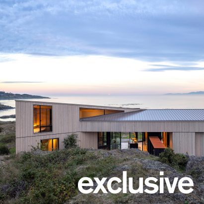 False Bay house in Washington by Heliotrope