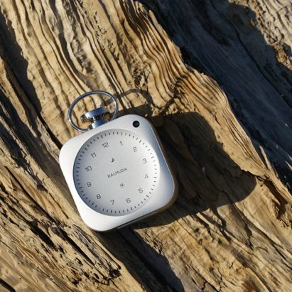 White-noise-producing alarm clock for Balmuda