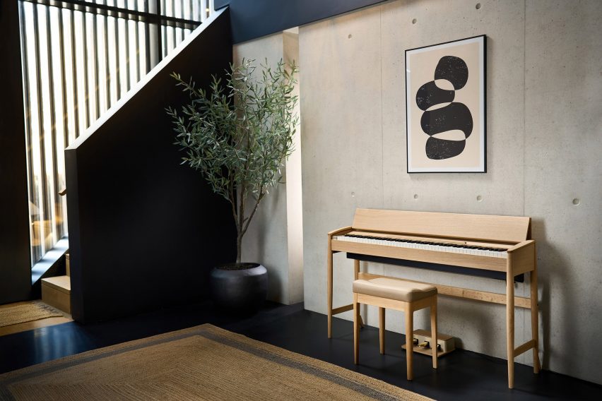 Wood-coloured KF-20 piano