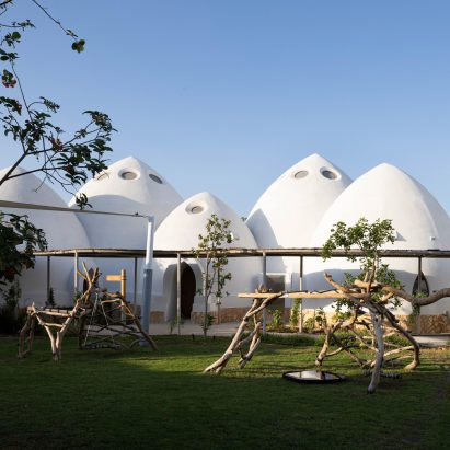 Al Fanar School in Dubai by Emkaan