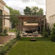 Villa Quince by Replus Bureau